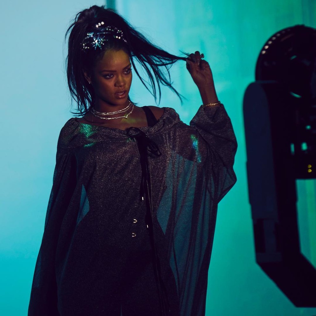 PHOTO: Rihanna behind the scenes of #TIWYCF video shoot. Photo Credits : Calvin Harris' Instagram