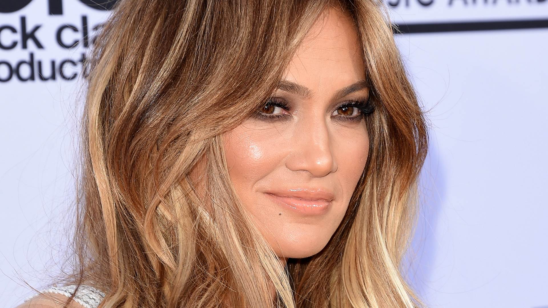ss-160105-jennifer-lopez-tease_800b1cfc502c7a463f946fcbab0cae9d.today-ss-slide-desktop