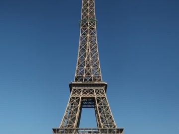 800px-Tour_Eiffel_Wikimedia_Commons_(cropped)